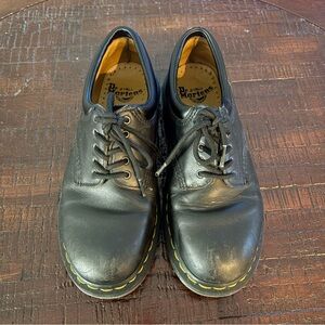 3574 Dr.Martens 8053 Black Leather Size 8